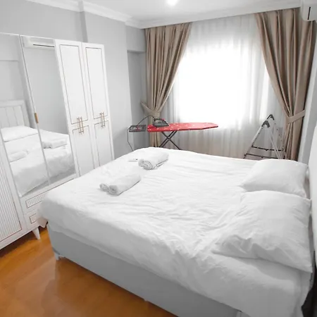 شقه كبيره حديثه منطقه هادئه Apartment *